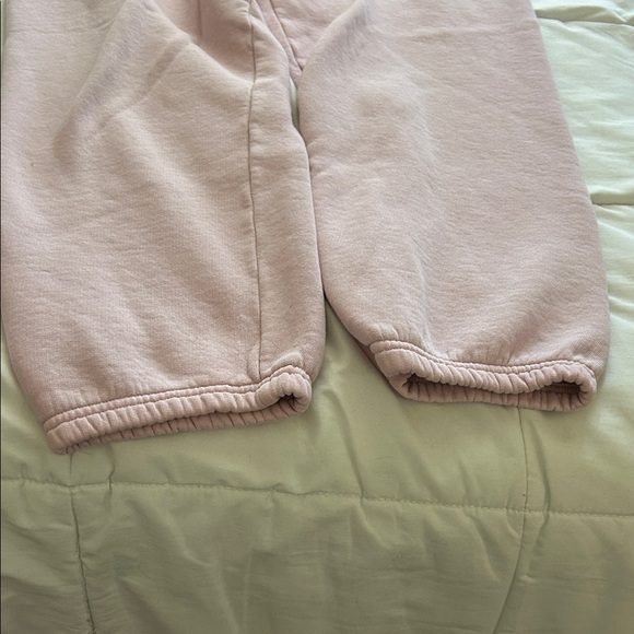 VINTAGE Victoria secret baby pink capri sweatpants 🫧 - Picture 3 of 7